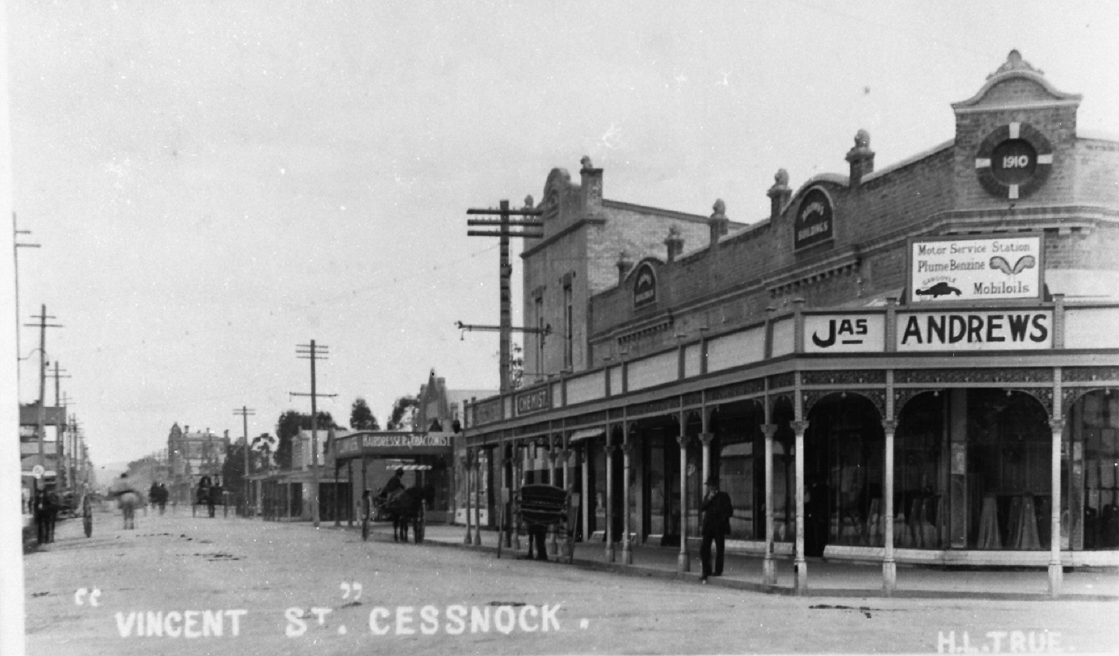 Andrews Corner Vincent Street Cessnock - December.jpg
