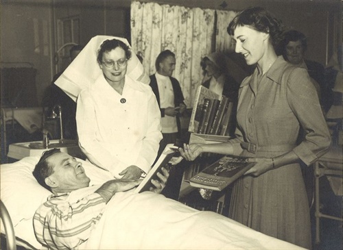Patsy Vile Cessnock Library at Cessnock Hospital 1955.jpg