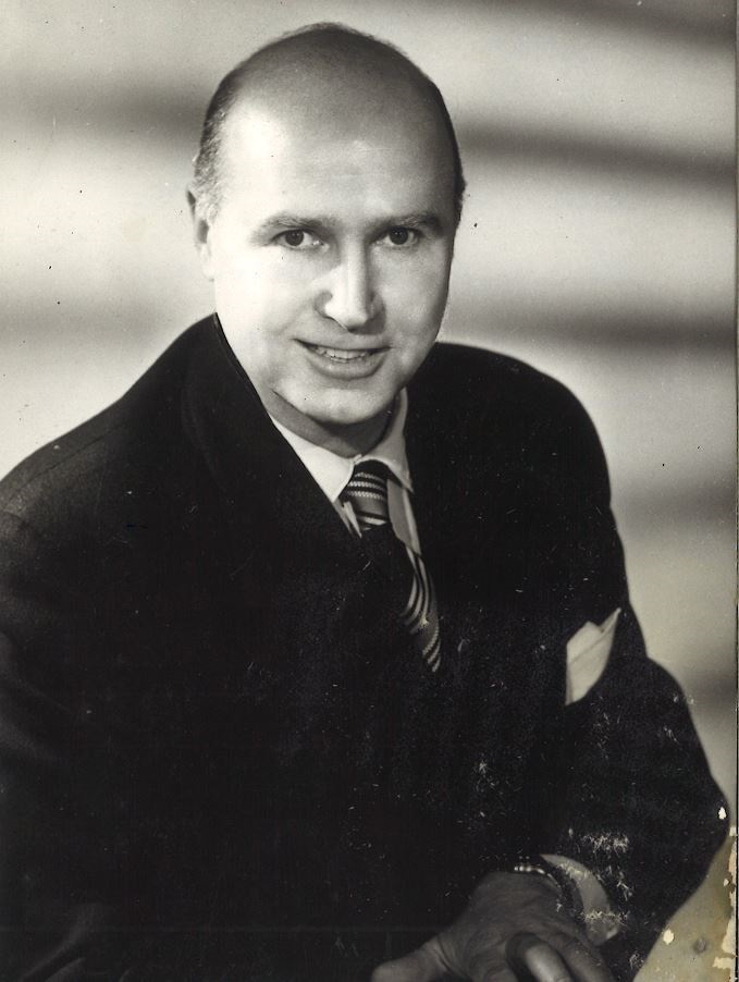 Ken Neate.JPG