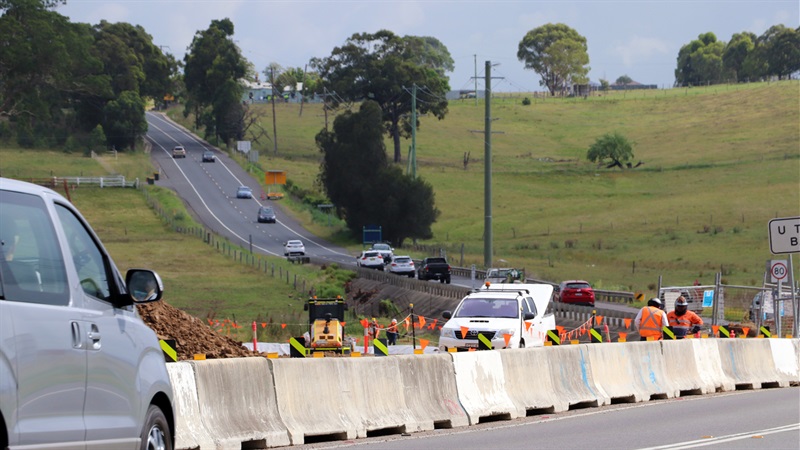 Photo of traffic on Cessnock Road at Testers Hollow